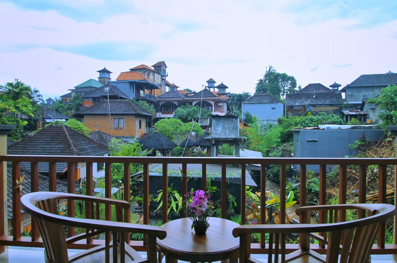 Dewi Putri House Hotel Ubud  Exterior photo
